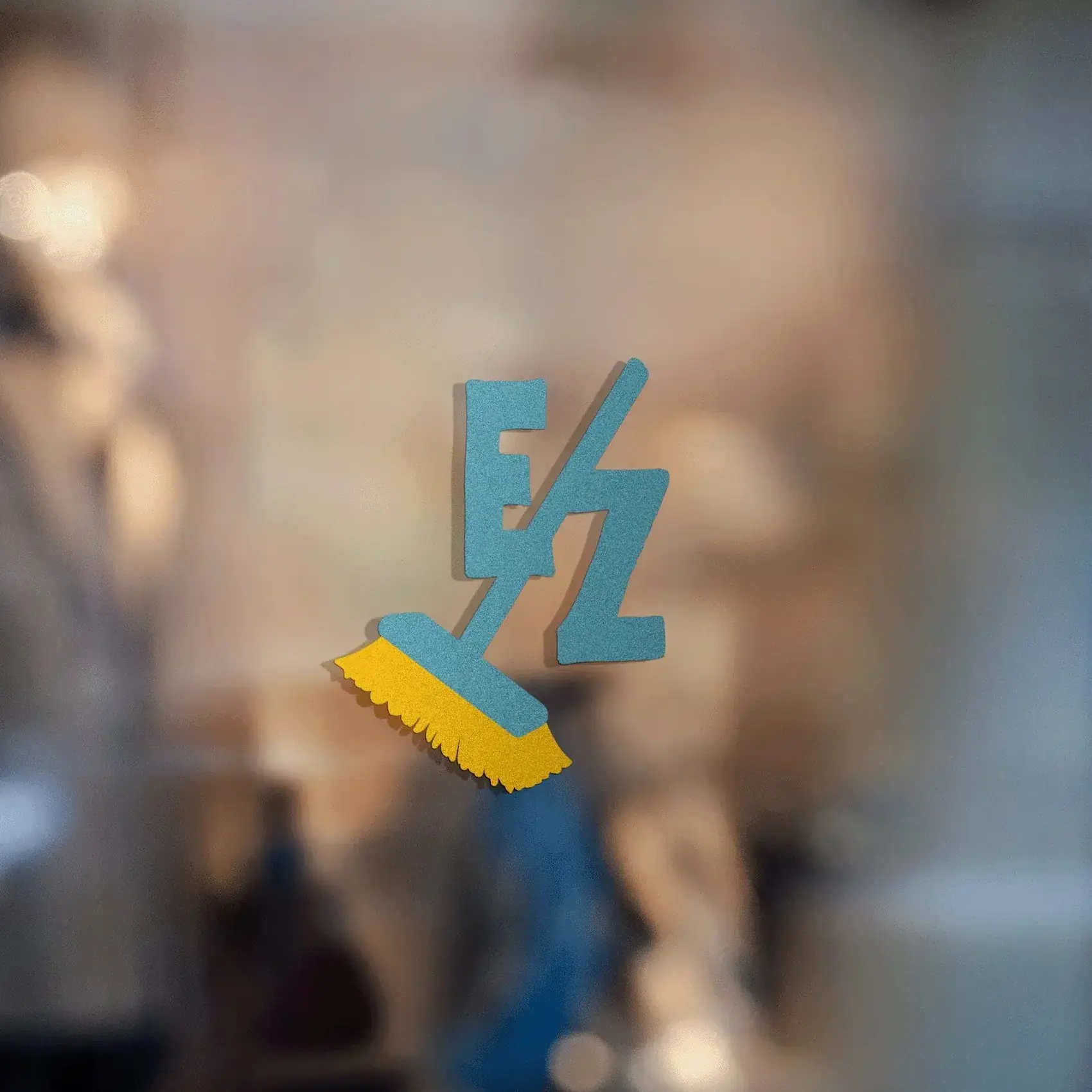 EZ Reinigung Logo on Window